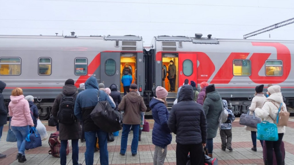 В Алтайском крае со 2 октября изменится расписание пригородных электричек Фото №1