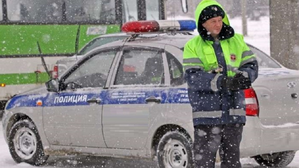Алтайская Госавтоинспекция обнародовала новогоднее расписание работы Фото №1