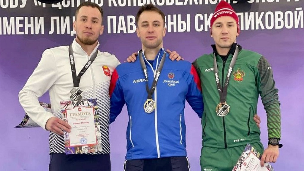 Фото: РЦСП по конькобежному спорту им. Л.П.Скобликовой / Никита Базюк, Виктор Муштаков и Тимур Карамов