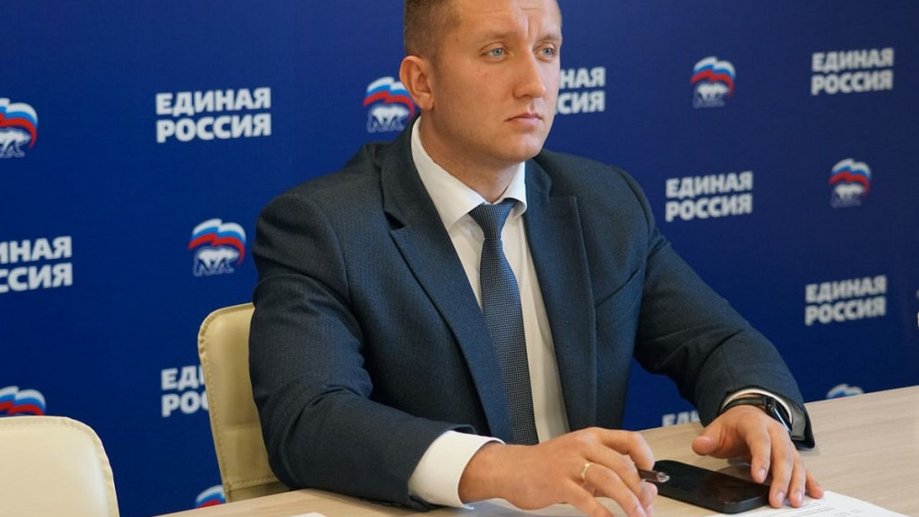 Иван Гладких избран временно исполняющим обязанности заместителя председателя Палаты молодых законодателей при Совете Федерации Фото №1