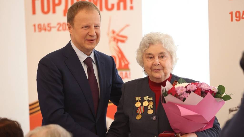 Виктор Томенко встретился с блокадницами Ленинграда Фото №2
