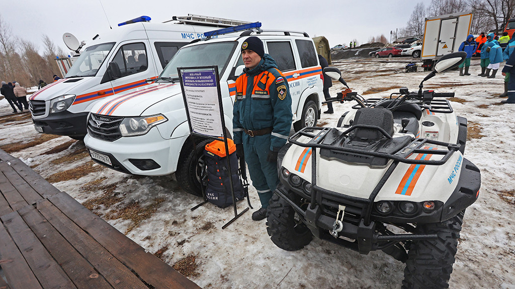 В барнаульском поселке Затон прошли учения экстренных служб Алтайского края Фото №4