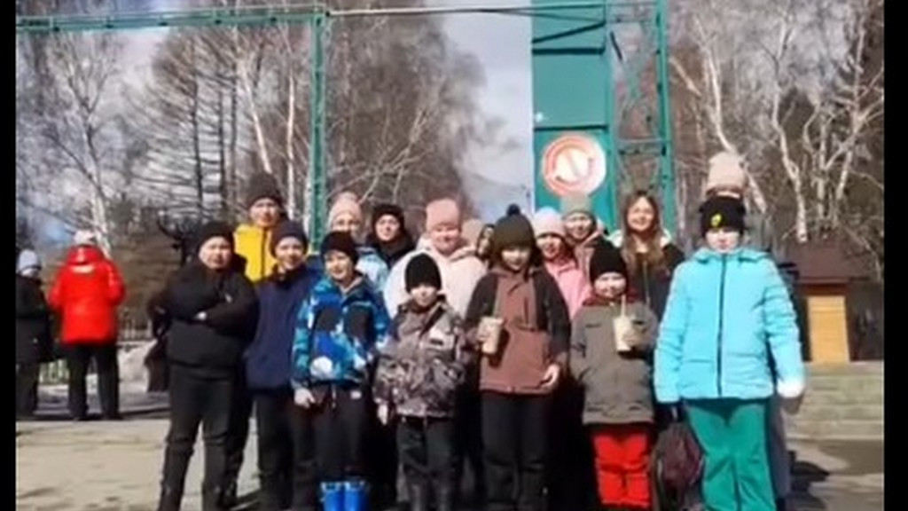 Барнаульский зоопарк посетили дети участников СВО из Зонального района Фото №1