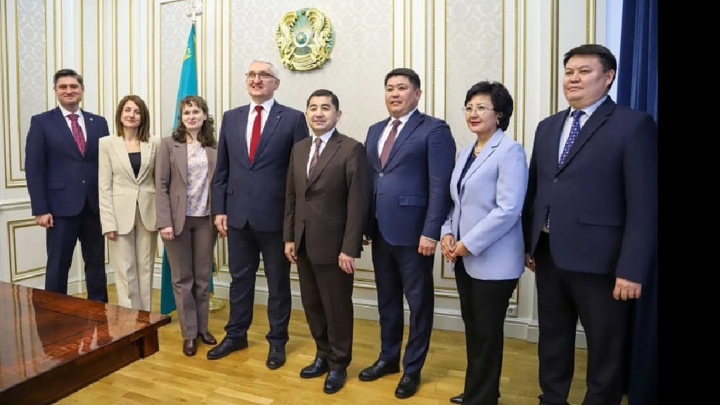 Экономические и культурные связи продолжают развивать Алтайский край и Восточно-Казахстанская область Фото №1