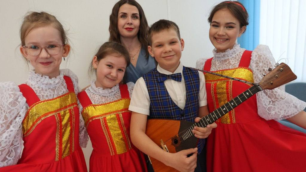 Делегация Алтайского края участвует в Сибирском форуме по художественному образованию Фото №1