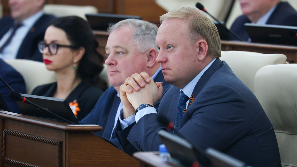 Кандидатуры на получение медали «За заслуги в развитии законодательства и парламентаризма» поддержали на сессии АКЗС Фото №1
