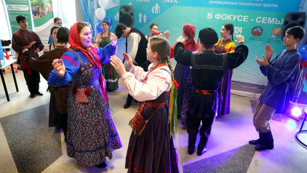 В Алтайском крае в девятый раз проведут масштабный семейный фестиваль Фото №1