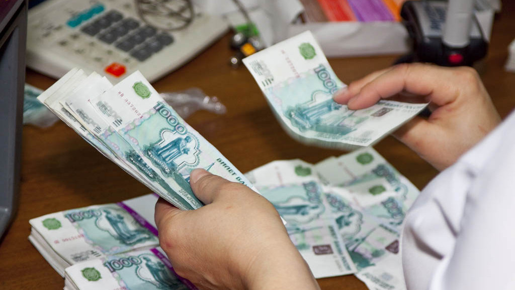 Алтайскую чиновницу подозревают в растрате бюджетных денег Фото №1