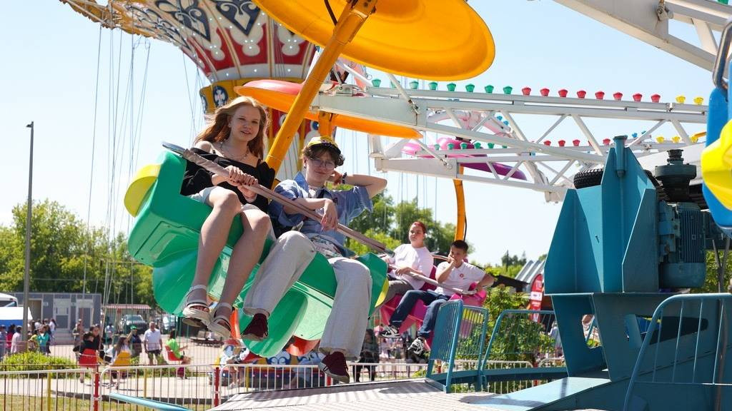 В Алтайском крае реализуют программу «Дети в семье» Фото №1