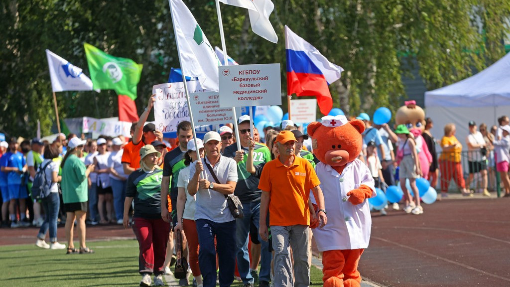 В Барнауле проходит летний Фестиваль спорта работников здравоохранения Фото №1