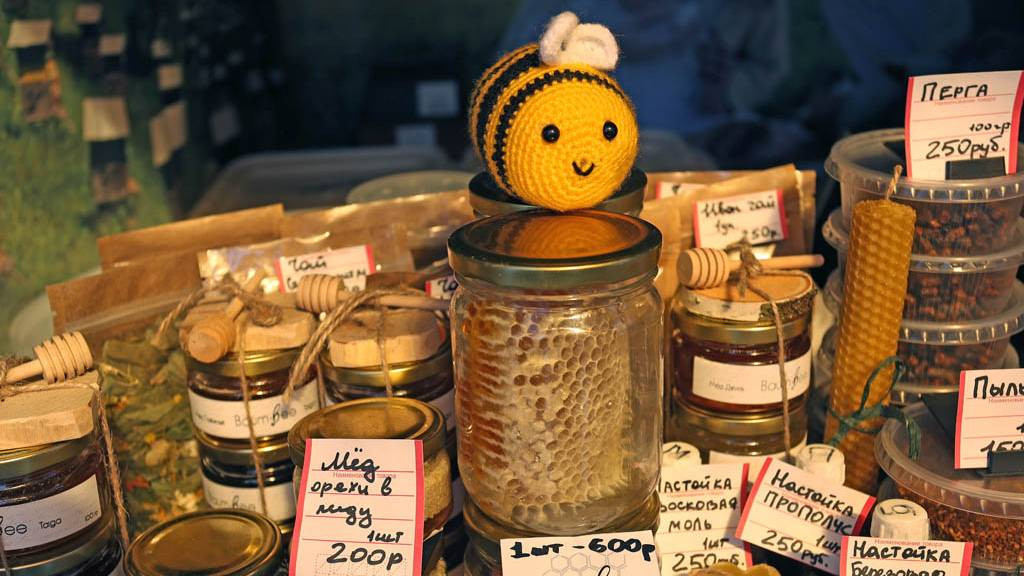 Многие российские производители зарабатывают на бренде «Алтайский мёд» Фото №1
