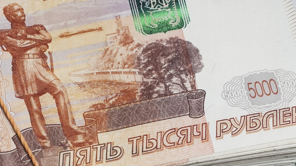 В Бийске будут судить горожанку, которая попыталась подкупить полицейского Фото №1