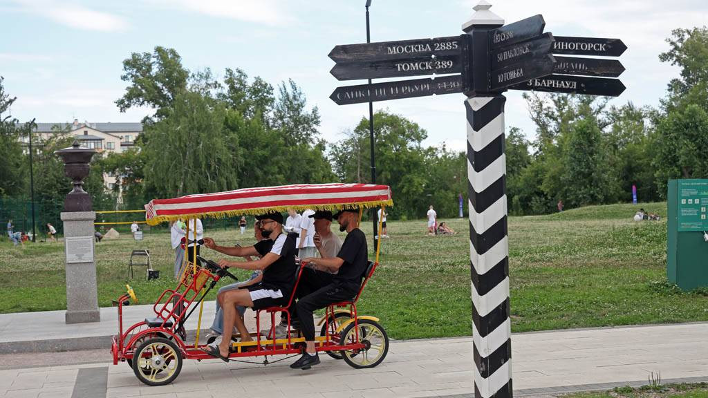 В 2025 году в Алтайском крае обновят более 30 парков Фото №1