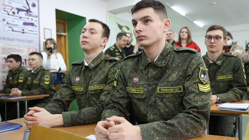 Для бойцов СВО продлили срок действия результатов ЕГЭ Фото №1