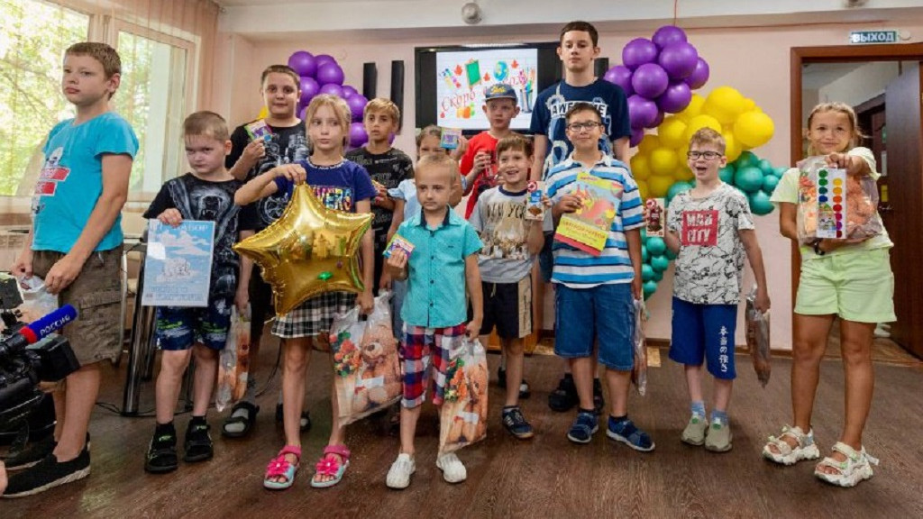 В Алтайском крае стартовала акция «Соберем детей в школу» Фото №1