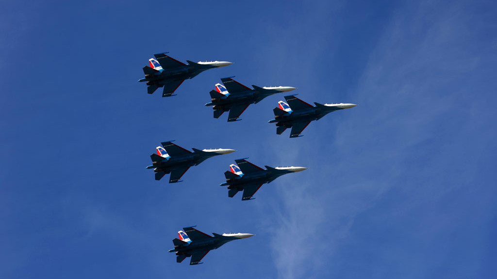«Русские Витязи» показали Барнаул с высоты птичьего полета Фото №1