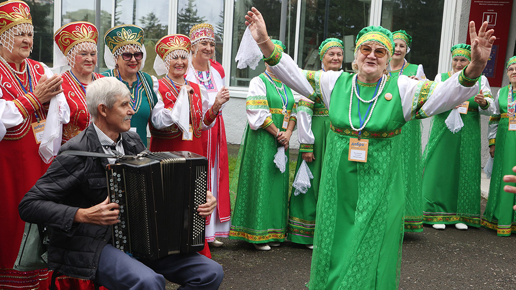 В Алтайском крае стартовал месячник пожилых людей Фото №3