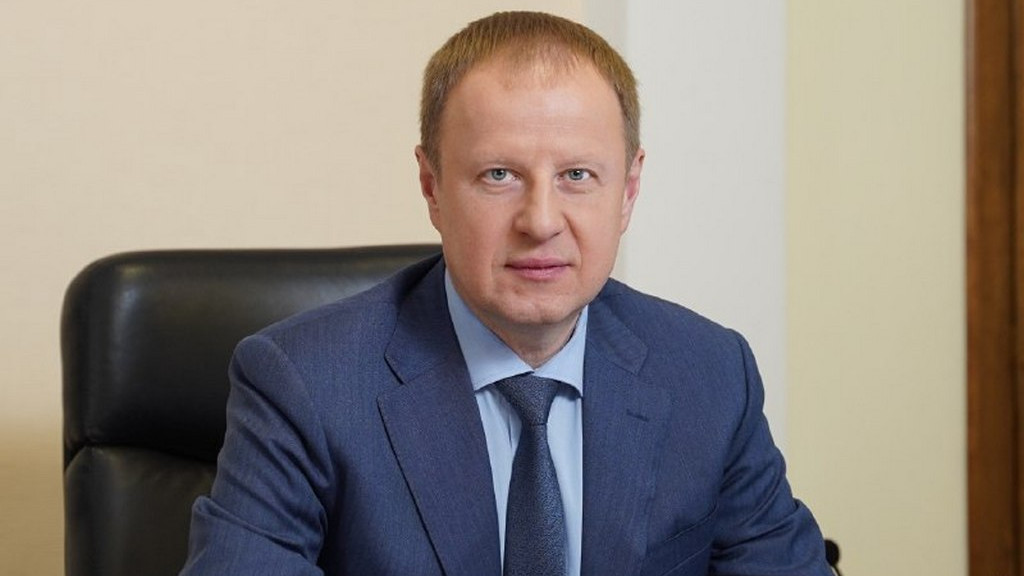 Виктор Томенко поздравил жителей Алтайского края с наступающим Новым годом Фото №1