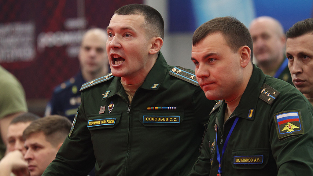 250 участников собрал в Барнауле чемпионат ВКС России по армейскому гиревому рывку Фото №2
