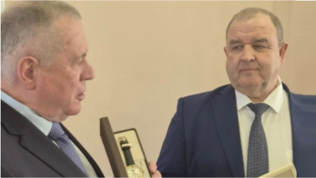 Иван Лоор поблагодарил руководителя птицефабрики «Молодёжная» за высокие стандарты производства Фото №1