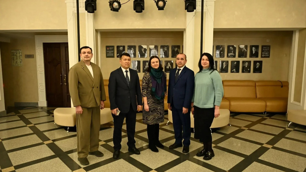 Делегация из Казахстана посетила учреждения культуры Алтайского края Фото №1