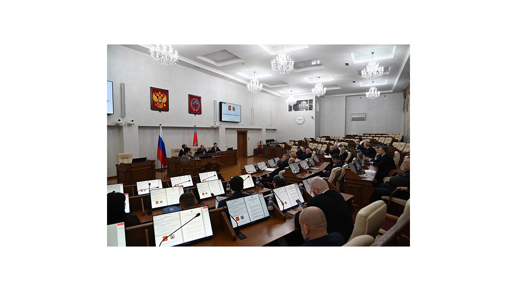 Накануне 49-й сессии в АКЗС прошли заседания депутатских объединений и комитетов Фото №1