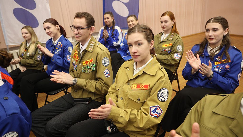 Бойцы студотрядов Алтайского края поделились впечатлениями об акции «Снежный десант РСО. Сила в Единстве» Фото №4