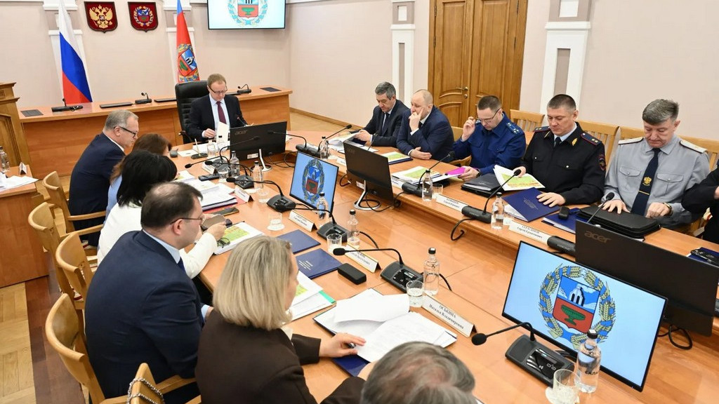 В Правительстве Алтайского края состоялось заседание антинаркотической комиссии Фото №1