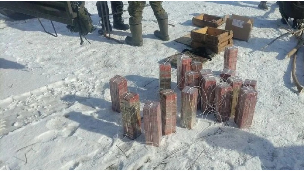 Предотвратить заторы: в Алтайском крае начали взрывать лед Фото №2