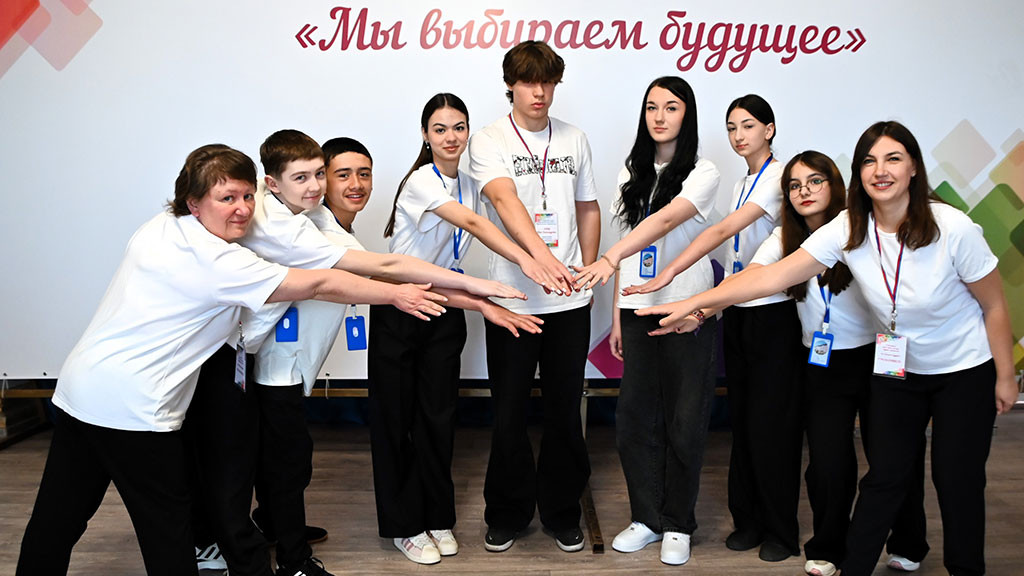 В Алтайском крае прошел фестиваль клубов молодых избирателей Фото №1