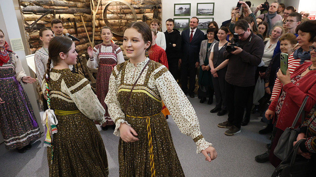 В Барнауле открыли выставку «Алтай – обретённый дом» Фото №3