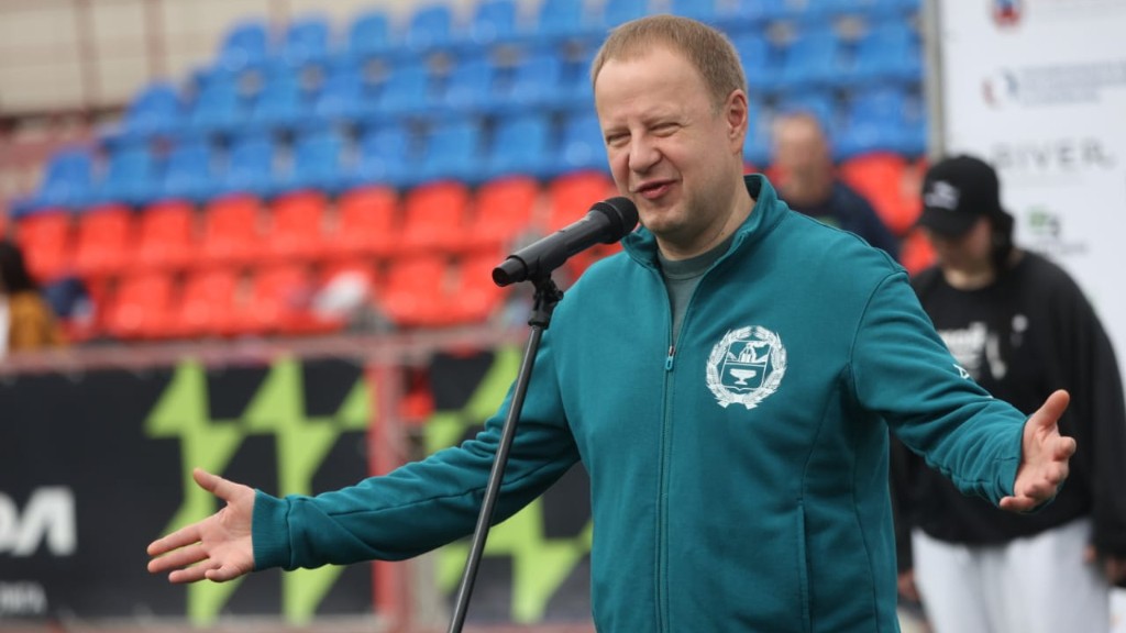 Губернатор Виктор Томенко поприветствовал участников летней Спартакиады предпринимателей Алтайского края Фото №1