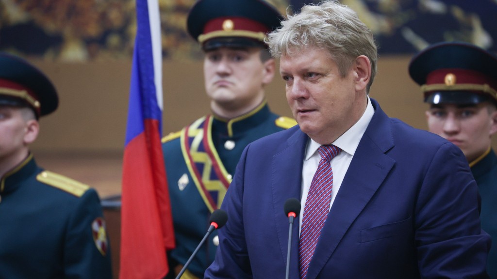 Полномочный представитель Президента Российской Федерации в СФО Анатолий Серышев поздравил сибиряков с Днем России Фото №1