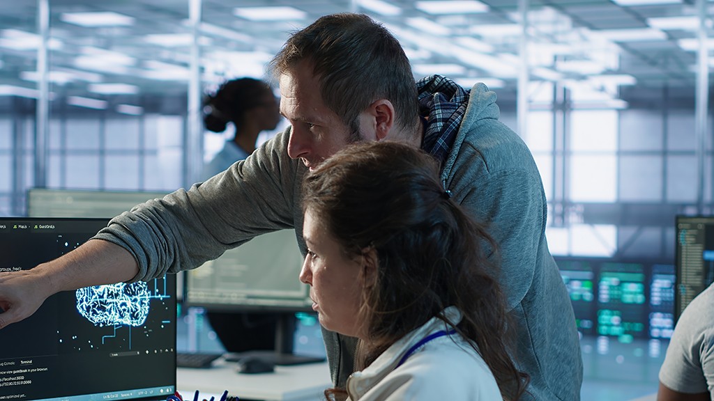 Фото: https://www.magnific.com/free-photo/it-team-members-programming-scripts-computer-employing-ai-machine-learning_417839049