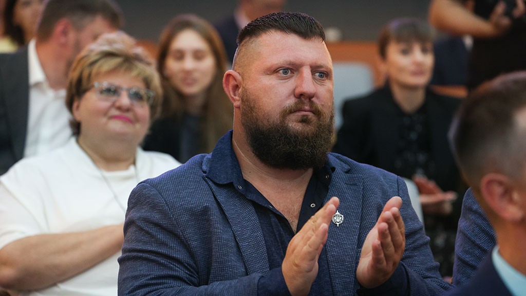 В Барнауле вручили дипломы выпускникам программы «Алтай – земля героев» Фото №4