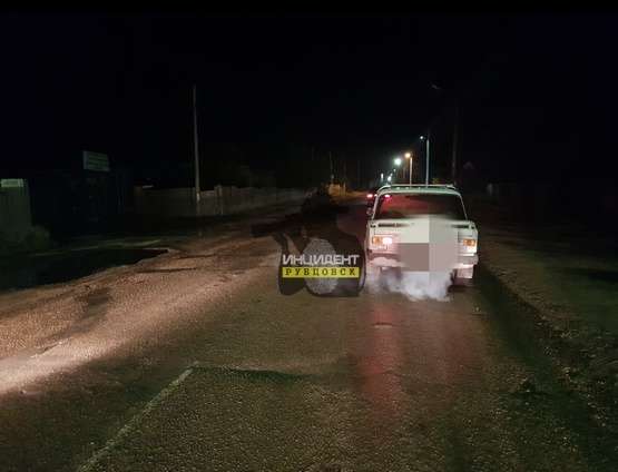 Автомобиль в Рубцовске сбил парня, переходившего дорогу в неположенном месте Фото №4