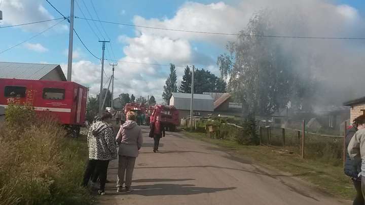 Дом медсестры онкоцентра сгорел в селе Лебяжье Фото №1