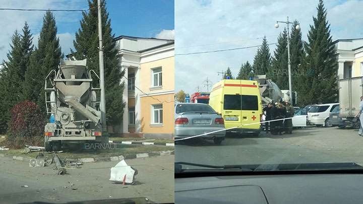 ДТП с бетономешалкой и двумя легковыми авто произошло в Барнауле Фото №1