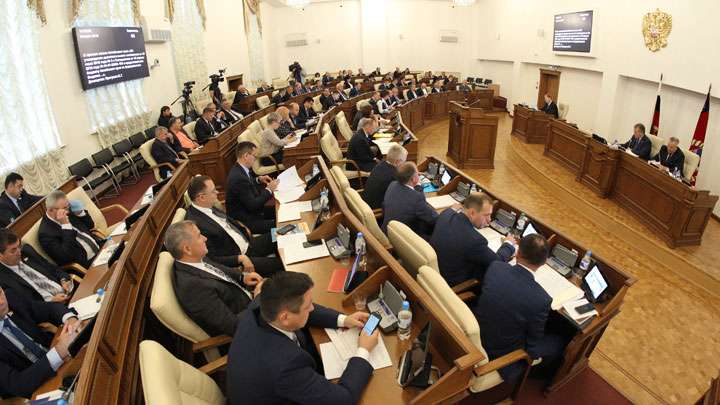В Алтайском крае приняли закон о сохранении льгот для граждан предпенсионного возраста Фото №1