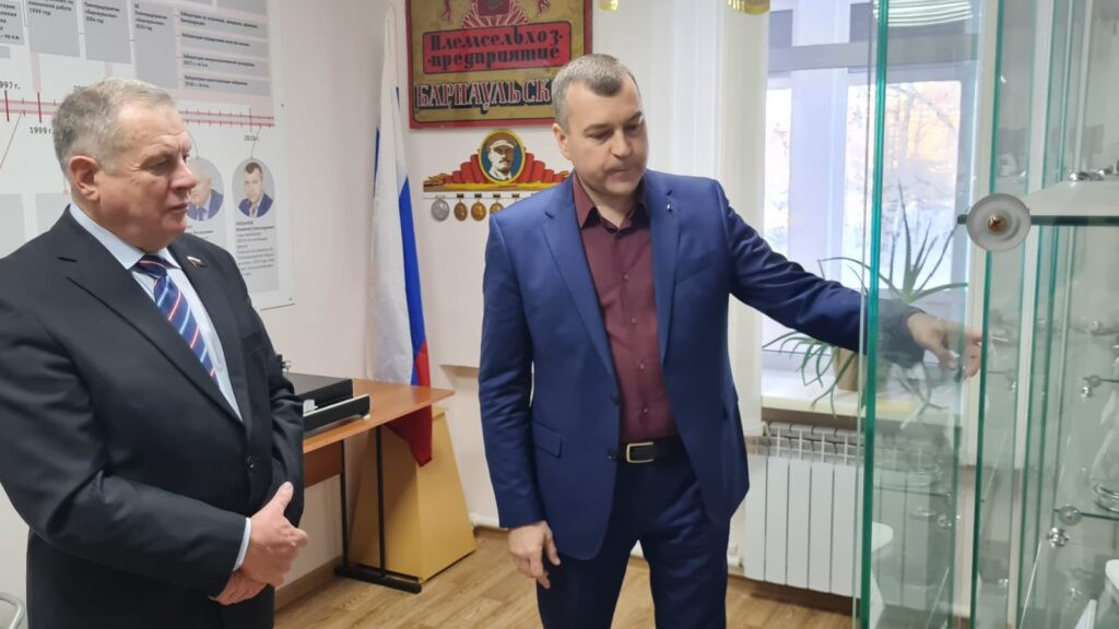 Иван Лоор: «С такими племпредприятиями, как АО «Барнаульское», Россия может быть спокойна за генетику племенного скотоводства» Фото №3
