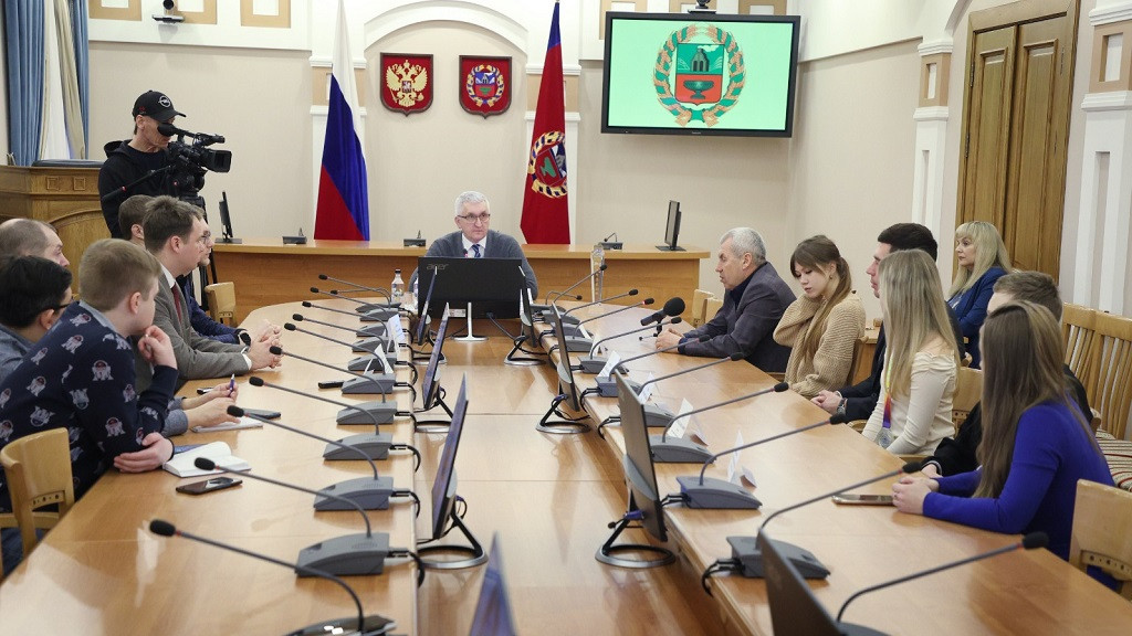 Виталий Снесарь обратился к спортсменам и тренерам в начале пресс-конференции фото