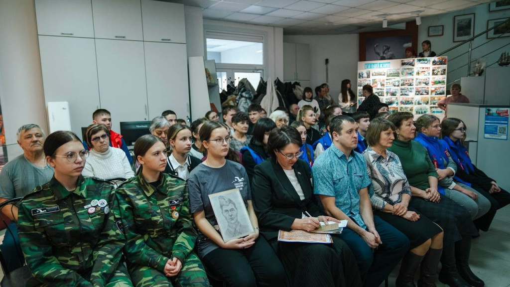 Фото: алтайский краевой дворец молодёжи фото