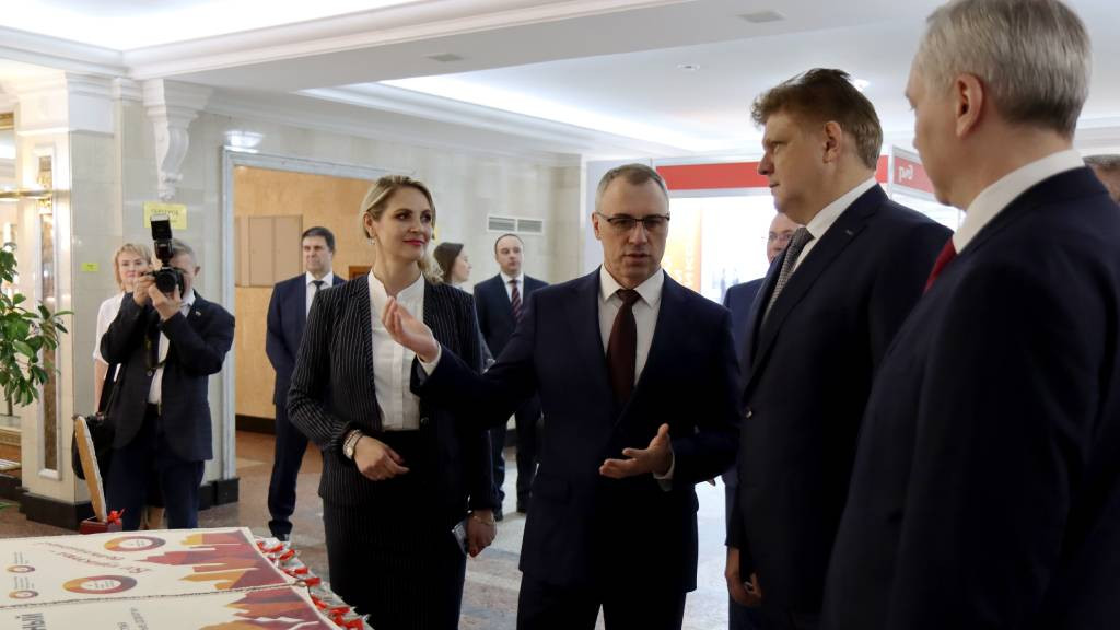 Фото: пресс-служба Полпреда Президента РФ в СФО фото