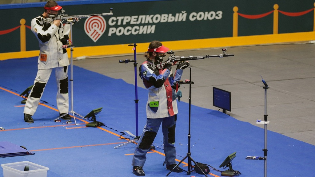 Фото: Стрелковый Союз России / Сергей Каменский в матче за золото против соперника из Белгорода фото