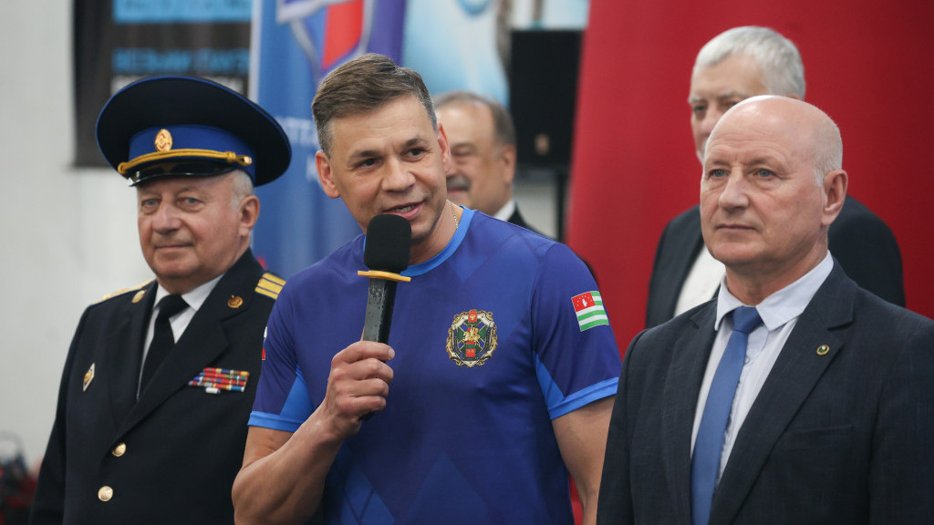 Алексей Суханов, Олег Друзин и Пётр Кобзаренко фото