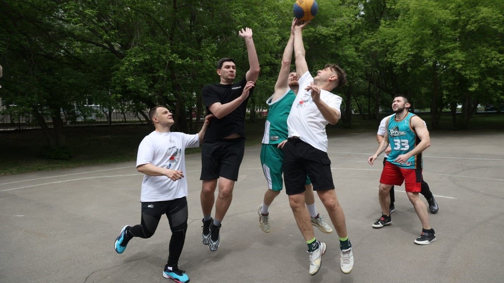 Матч по баскетболу 3х3 фото