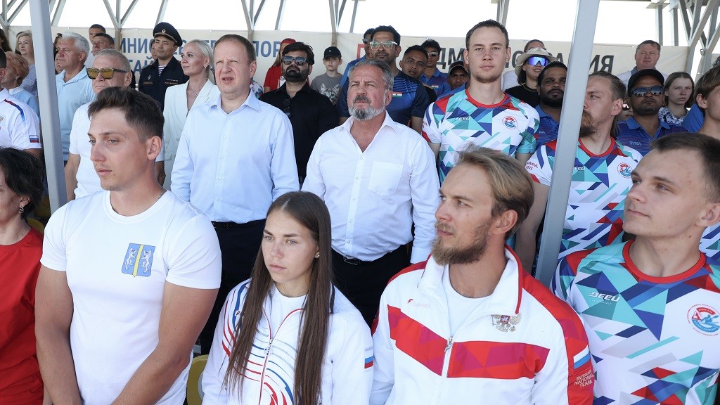 Губернатор Алтайского края Виктор Томенко и министр спорта региона Михаил Панфилов фото